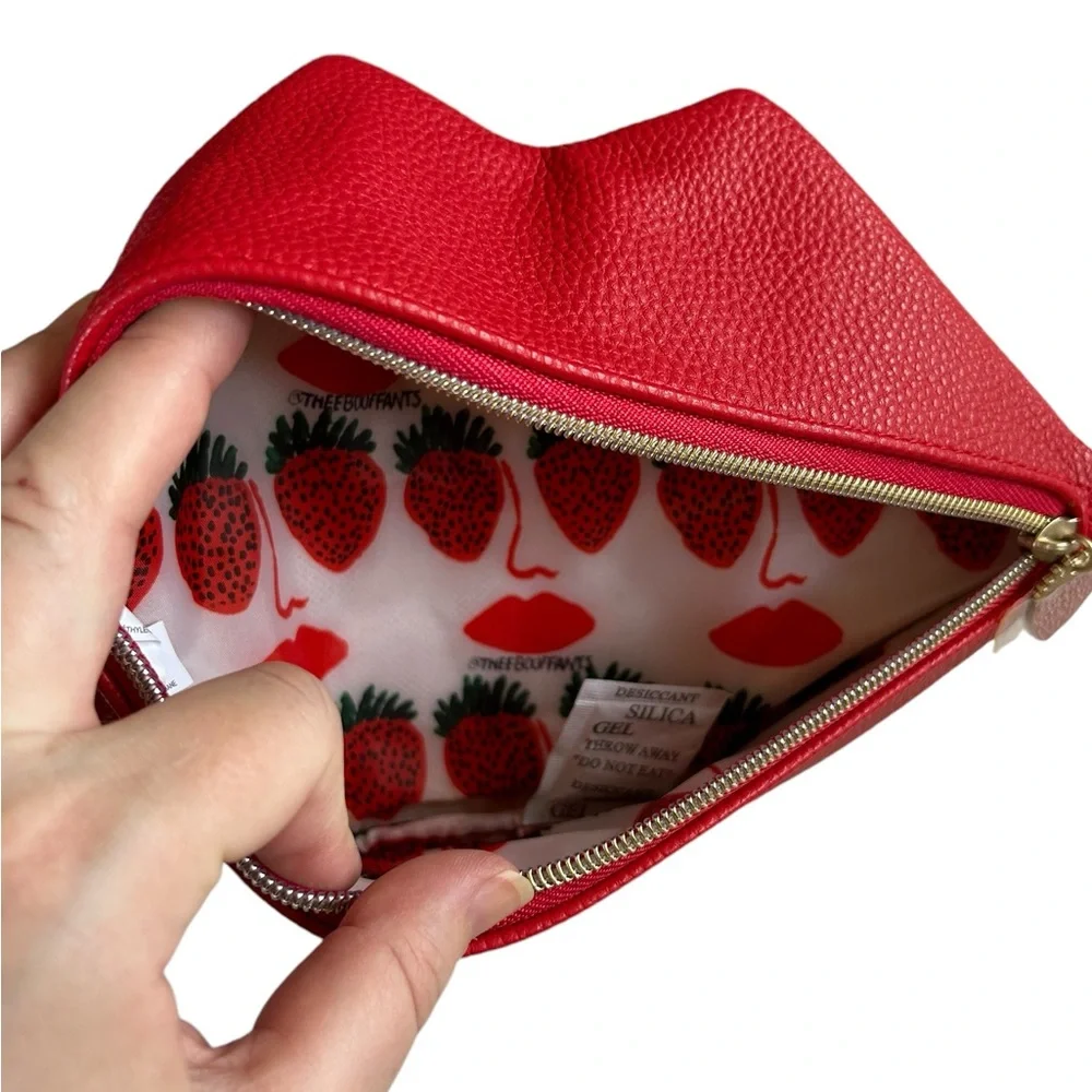 SALE Bouffants & Broken Hearts Sephora Berry Kissable Brush Set Ltd Edition NWT - Picture 5 of 10